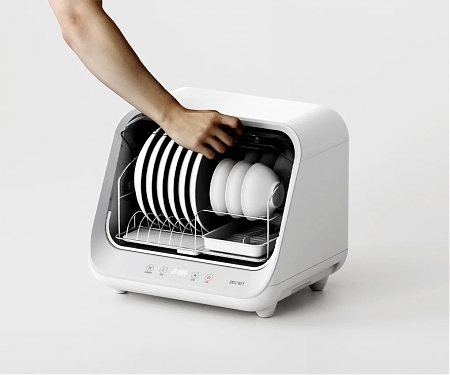 This At-Home Sanitation Device Disinfects Your Dishes Using Ultraviolet Rays