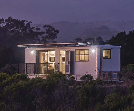 (Video) This Luxurious, Solar-Powered Trailer Generates Enough Electric Power to Juice-up Your Towing EV