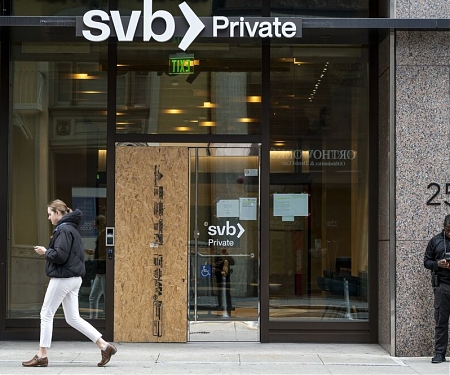 Tech Startup Funding Plunges by 55% in Quarter Marked by Crises