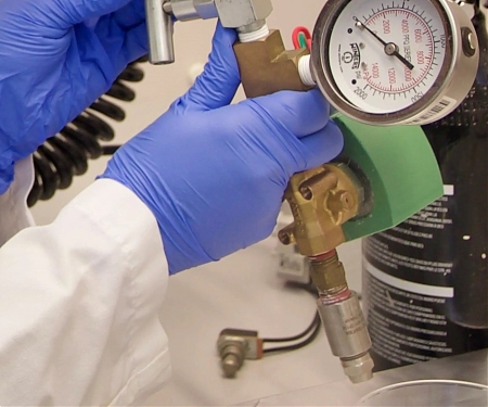 (Video) A Puff of Air Could Deliver Your Next Vaccine Painlessly - MOF-Jet