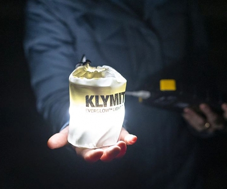 (Video) The Everglow Light Tube : A Portable, Inflatable Light Fixture for Camping