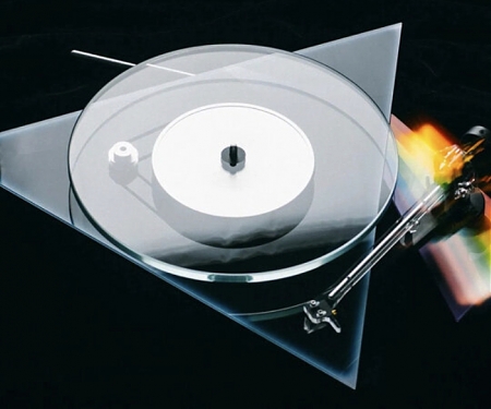 'The Dark Side of The Moon' Limited-Edition Turntable Spins Pink Floyd's Classic