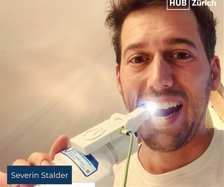 (Video) Zaamigo Tooth-Checking Device Puts an AI Camera in Your Mouth