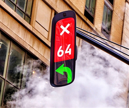(Video) The LED Traffic Signal Gets Redesigned with a Single Screen Stoplight