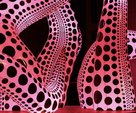 Yayoi Kusama's Inflatable Works Take Over Manchester