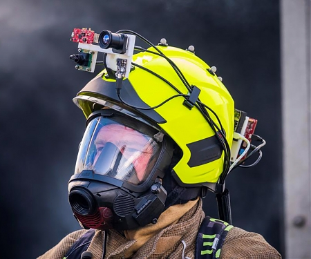 (Video) Smart Helmet for Firefighters Uses Sensors and AI to Rescue Victims Faster