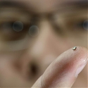 The World’s Tiniest Temperature Sensor is Powered by Radio Waves