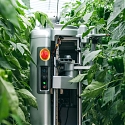 (CES 2023) Pepper-Picking Robot Moves Through Crops on Overhead Wires - Agrist