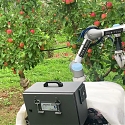 (Video) Apple Harvesting Robot Plucks a Piece of Fruit Every 7 Seconds