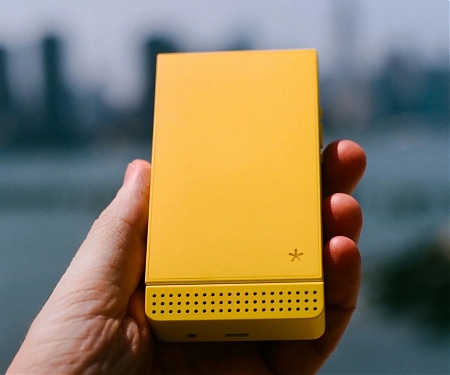 Light’s New Flip Phone Is Stylish, Dumb, and Perfect for Our Screen-Addled Brains