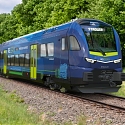 (Video) Hydrogen or Battery ? World-First Train Glides Along on Either