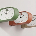 A Double-Sided Clock That Turns Walls into Living Moments of Time
