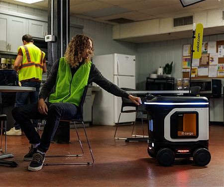 R-Cargo Warehouse Robot Wants to Be Your Coworker, Not Just Another Machine
